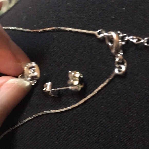 Crystal Flower Necklace Earrings Jewelry Set - Picture 10 of 16